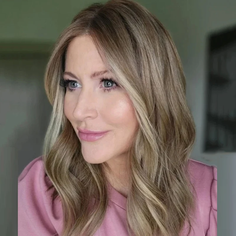 

Futura Fibre Synthetic Short Wig Blonde Brown Highlight Natural Wave Wig Heat Resistant Lace Front Wig Women Daily Use Hair Loss