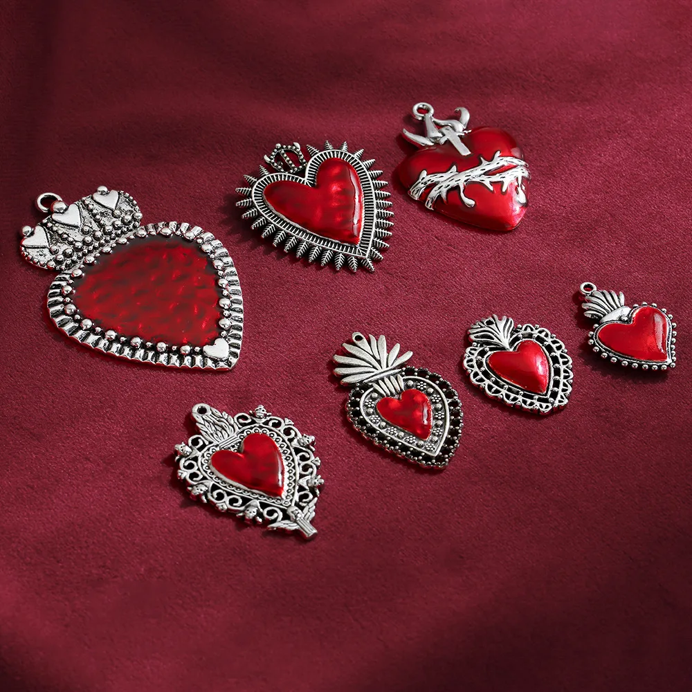 

Personalized retro Gothic alloy jewelry, skull heart, DIY fashionable clothing accessories