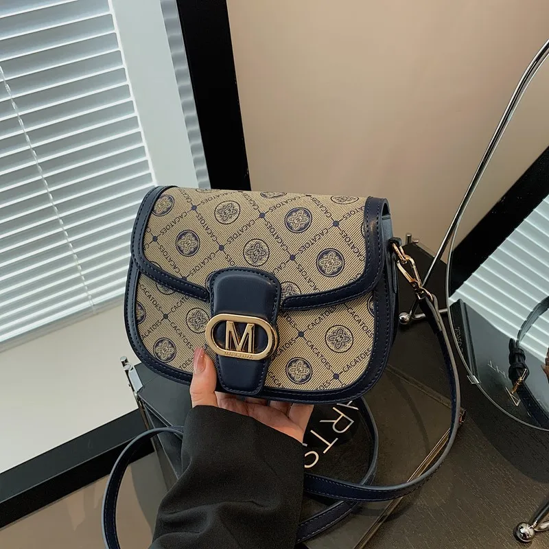 

2025 Fall Fashion Women's Bag Unique Monogram Pattern, Adjustable Strap, Compact Organizer, Premium PU Leather, Gift Ready