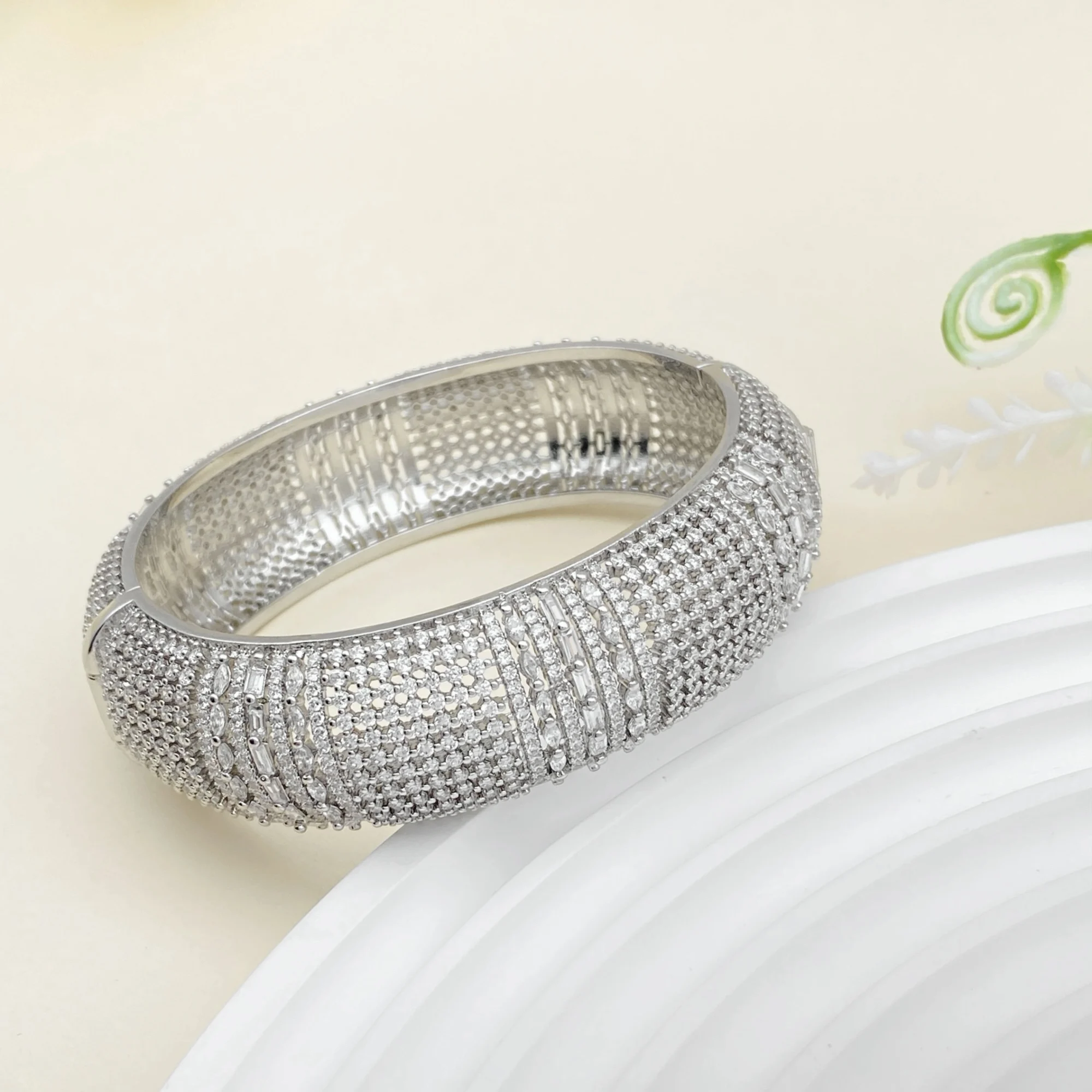 

Flora модный модный позолоченный браслет с цирконием для женщин стильный простой сверкающий повседневный ювелирный подарок