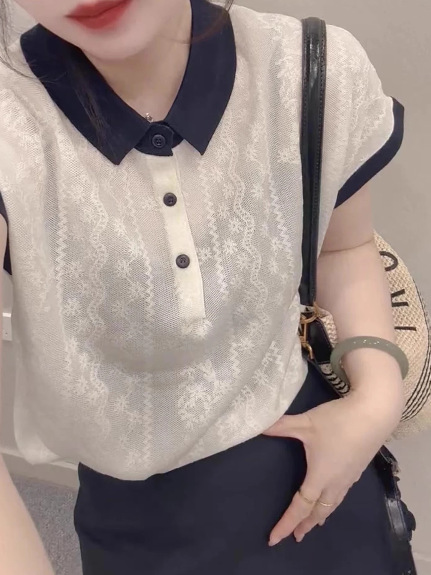 

Стильный вязаный топ с коротким рукавом: модная женская летняя футболка, дышащая, с омолаживающим эффектом, элегантный дизайн для повседневной носки