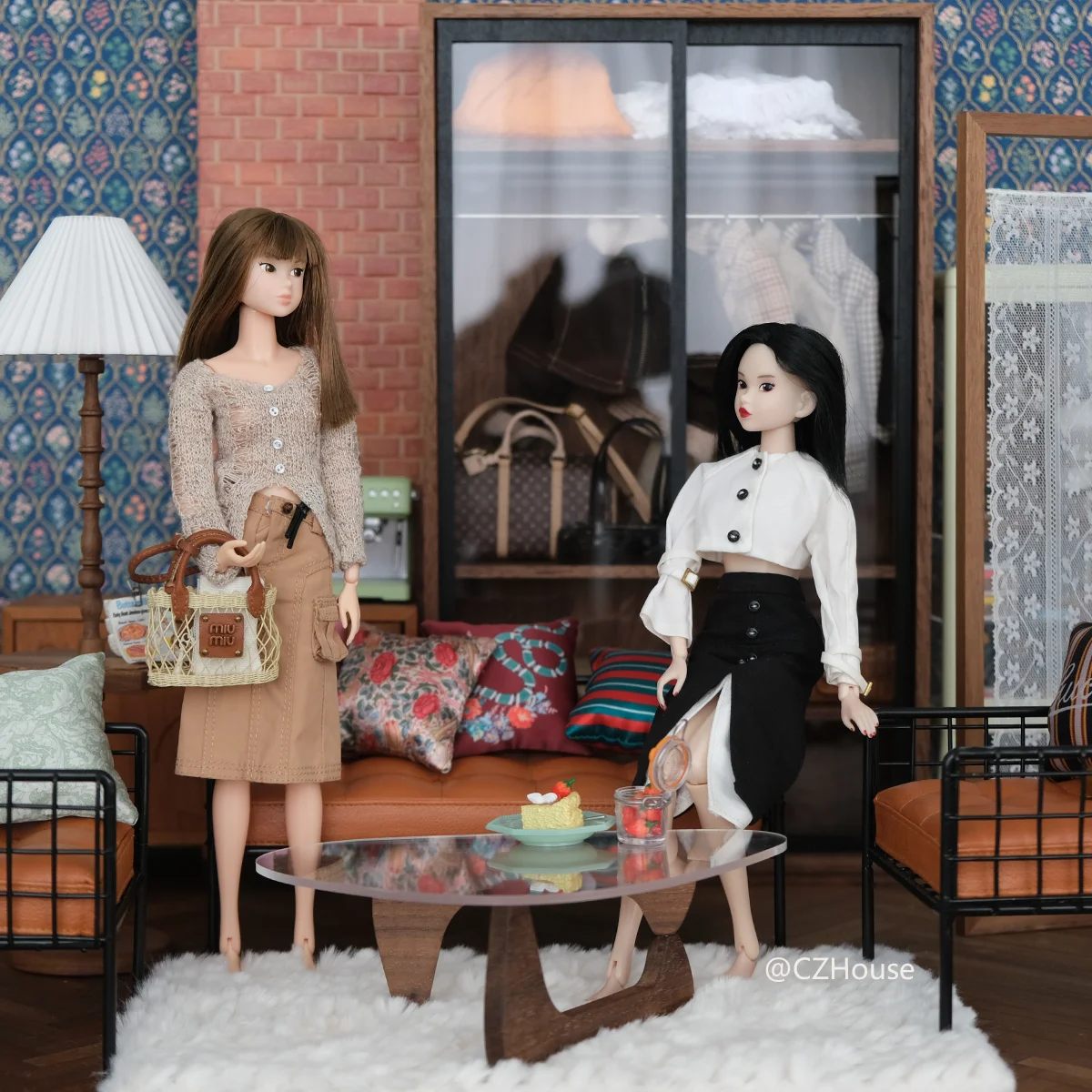 Modelo de casa de muñecas, accesorios para muebles, armario moderno de madera de nogal negro con luz Bjd Blyth soldado Lol, soporte para ropa, 1/6