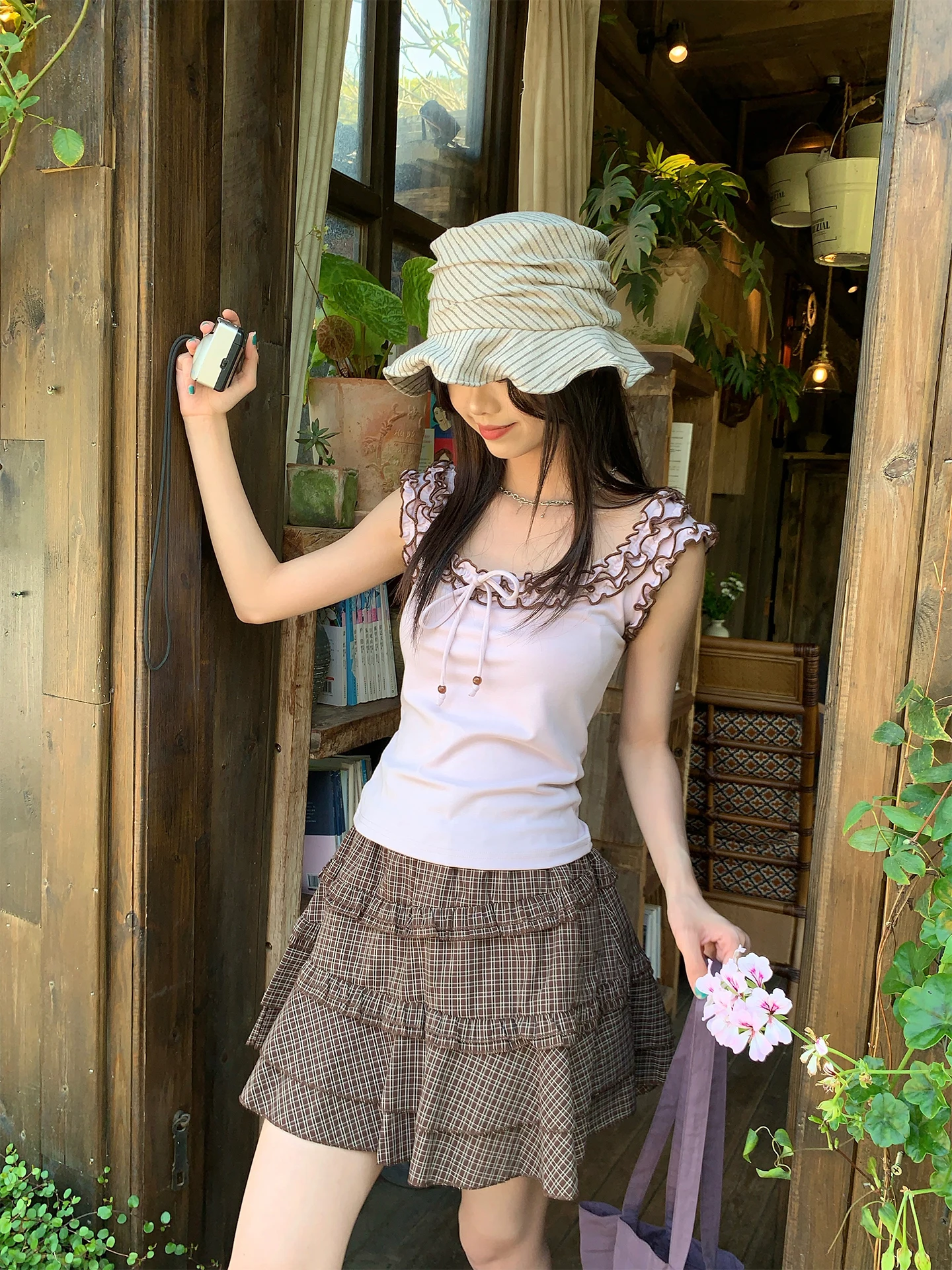 

Женский укороченный топ Hollyii в корейском стиле с цветовыми блоками и текстурой под дерево, приталенный, с завязками, новинка весна-лето