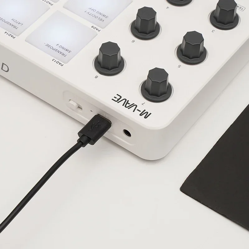 M-VAVE SMC-PAD MIDI Controller Strike Pad RGB Backlight MIDI Keyboard BT Connection Low Latency 3.5mm Output Interface MIDI Peda