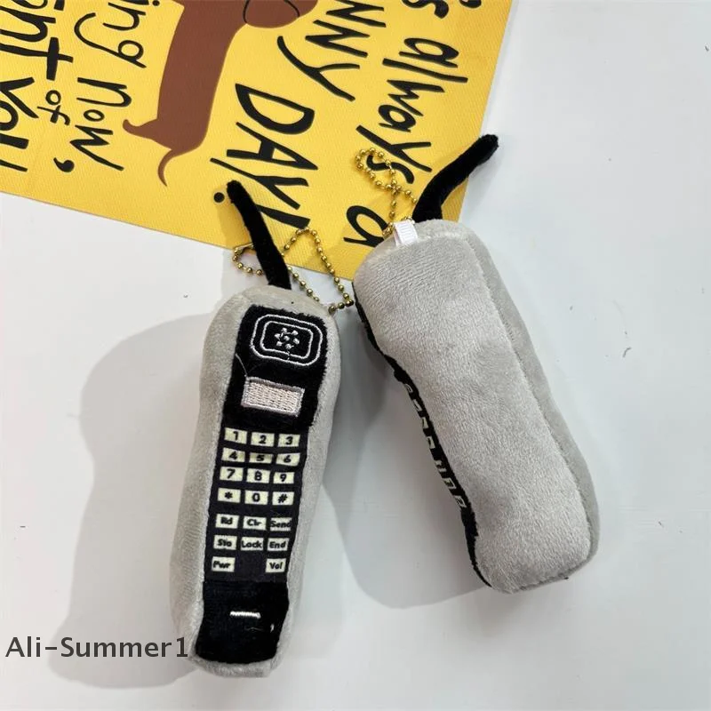 Simpatico telefono cellulare di simulazione creativa bambola di peluche giocattolo portachiavi ciondolo ragazza ragazzo zaino borsa con ciondolo ornamenti regali di compleanno divertenti