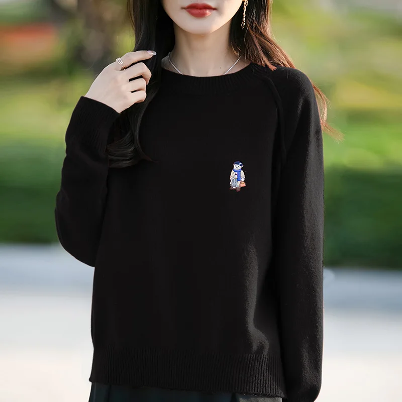 2024 Autumn and winter New Thick Cashmere sweater Women loose long sleeved Embroidered Little Bear Cashmere sweater Women