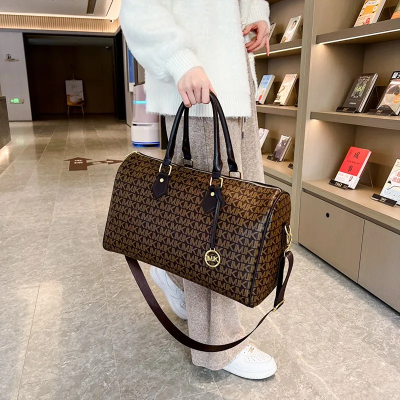 

Expandable Gusset Shopper Bag: Functional Female Handbag, Spacious Convertible Design for Workweek & Weekend 2025