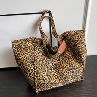 Fashionable and personalized large-capacity tote bag, multifunctional leopard random print shoulder bag,