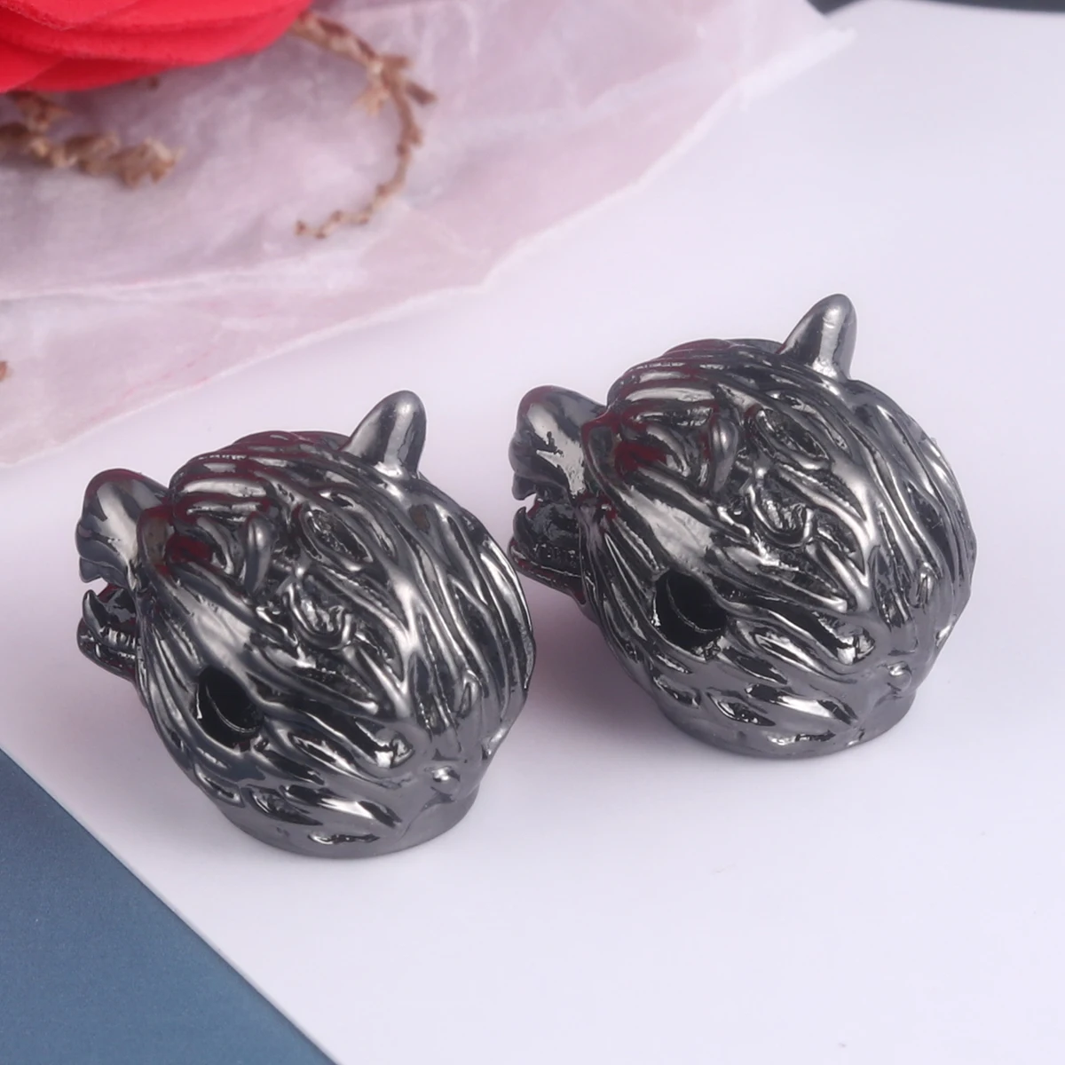 

2pcs Copper Wolf Head Pendants for Necklace Bracelet Earrings DIY Jewelry Making Accessory Gift Idea Clothes Decor
