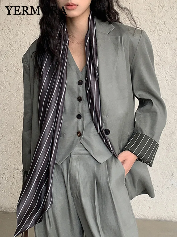 

YERMORA Women Gray Slit Button Casual Blazer And Silk Scarf Loose Fit New Jacket Fashion Tide Spring Autumn 2025 New A669