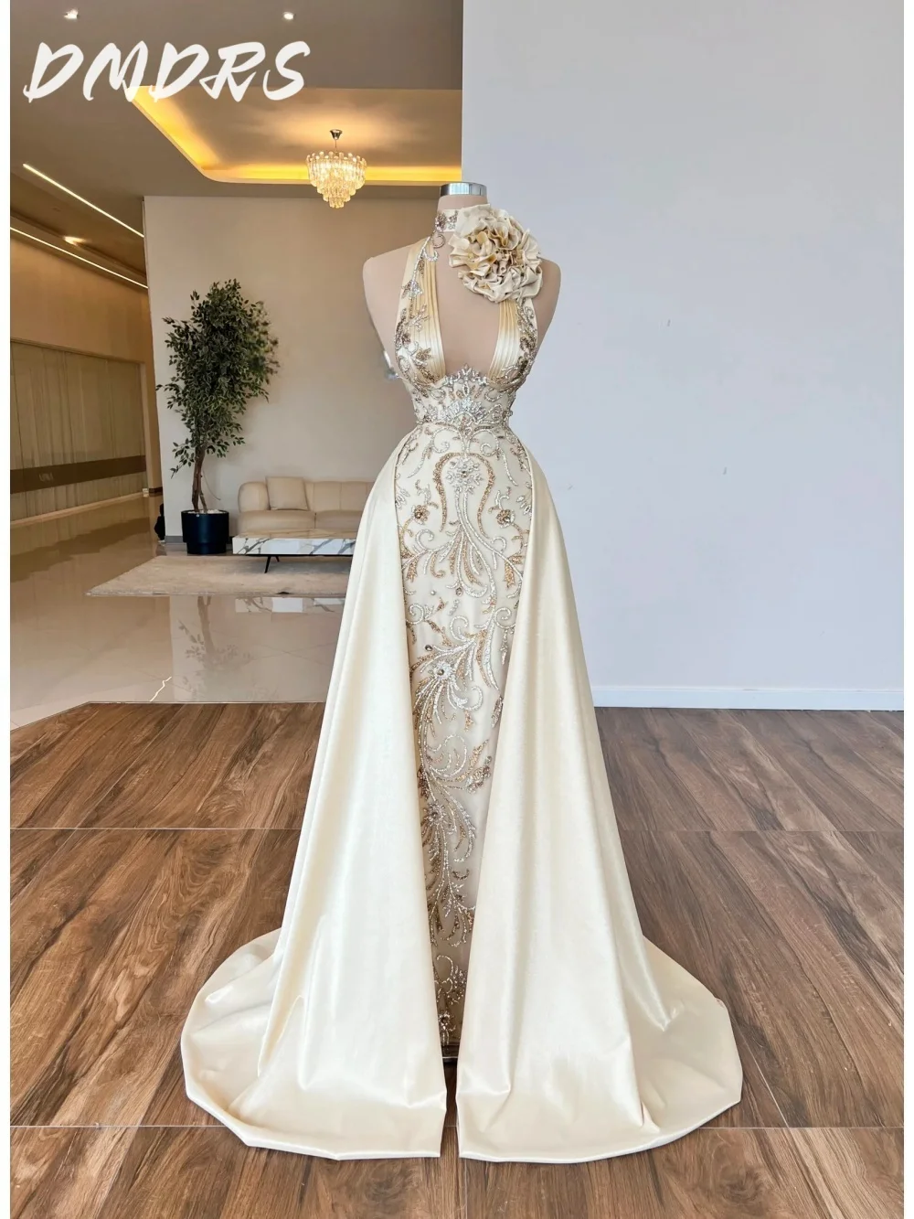 Luxurious 3D flower Prom Dress 2025 Elegant Satin Evening Dress Stylish A Line Halter Sequin Floor Length Gown Customized