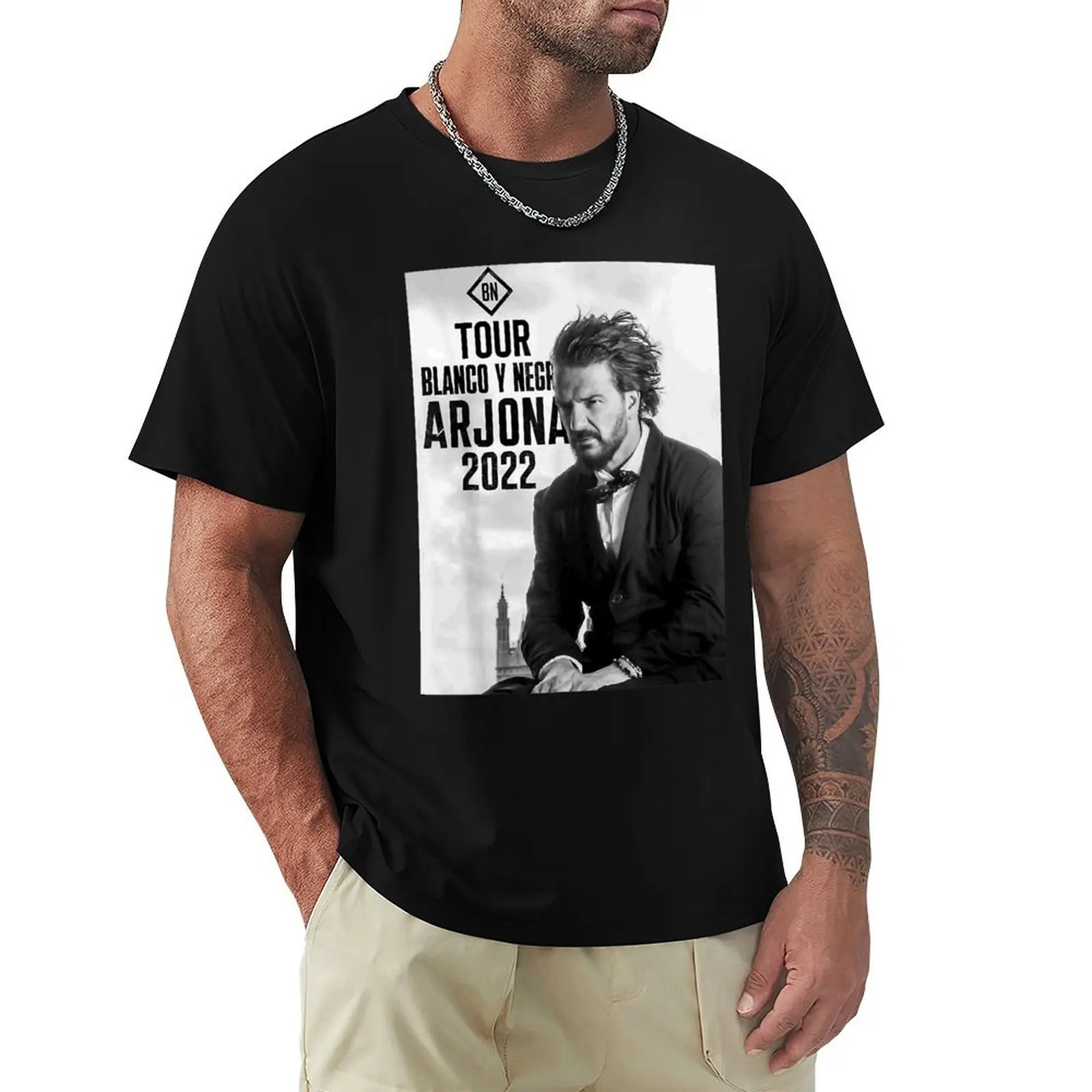 Camiseta de la gira Blancos y Negro de Ricardo Arjona, estilo urbano, informal, de manga corta