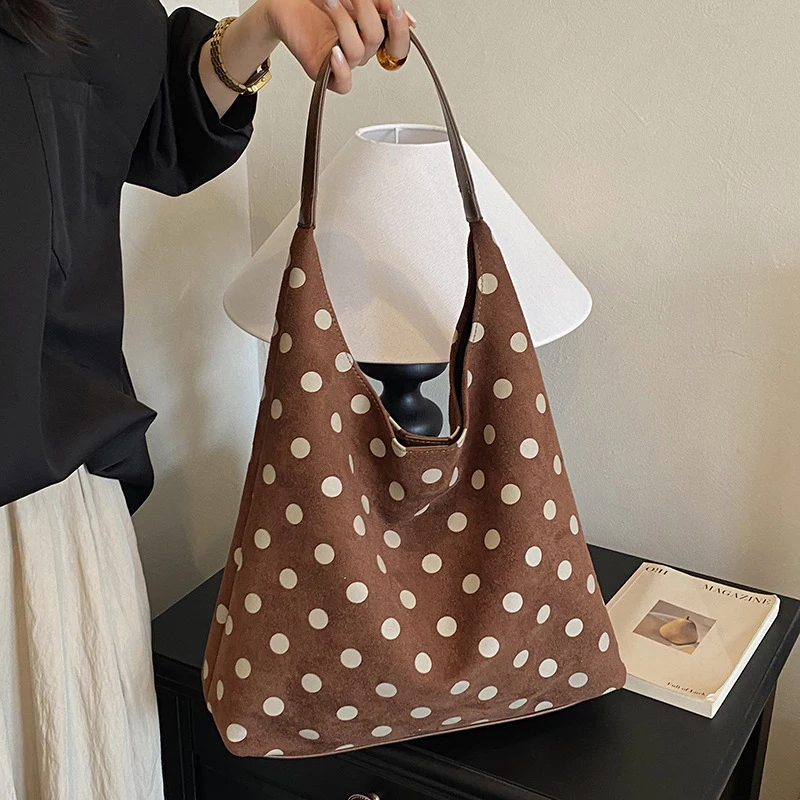 Vintage Frosted Polka Dot Tote Bag Large-capacity Shoulder Bag With Magnetic Clasp Design Women's Simple Commuter Handbag