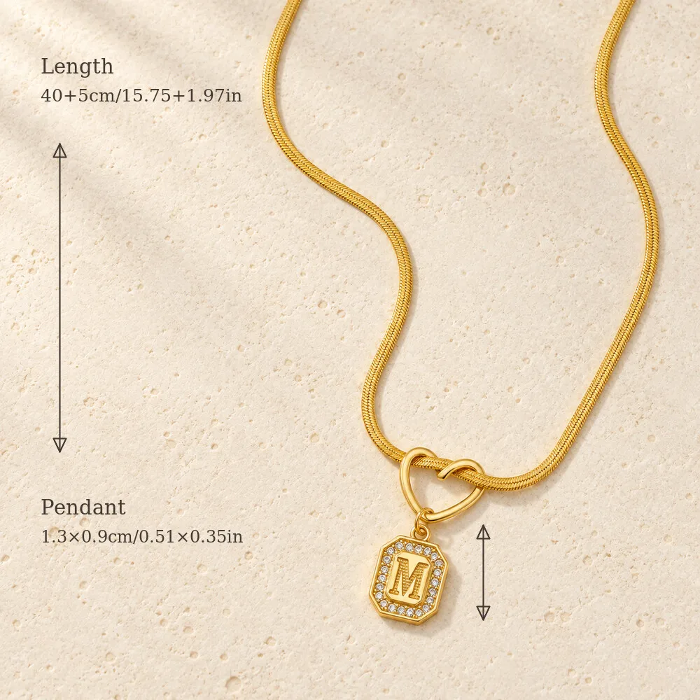 Vergoldete Buchstaben-Halskette für Damen und Herren mit Initialen-Anhänger, Schlangenkette und Herz-Verbindungsstück, achteckiger Zirkonia-Schmuck, Geschenk – Detail 6
