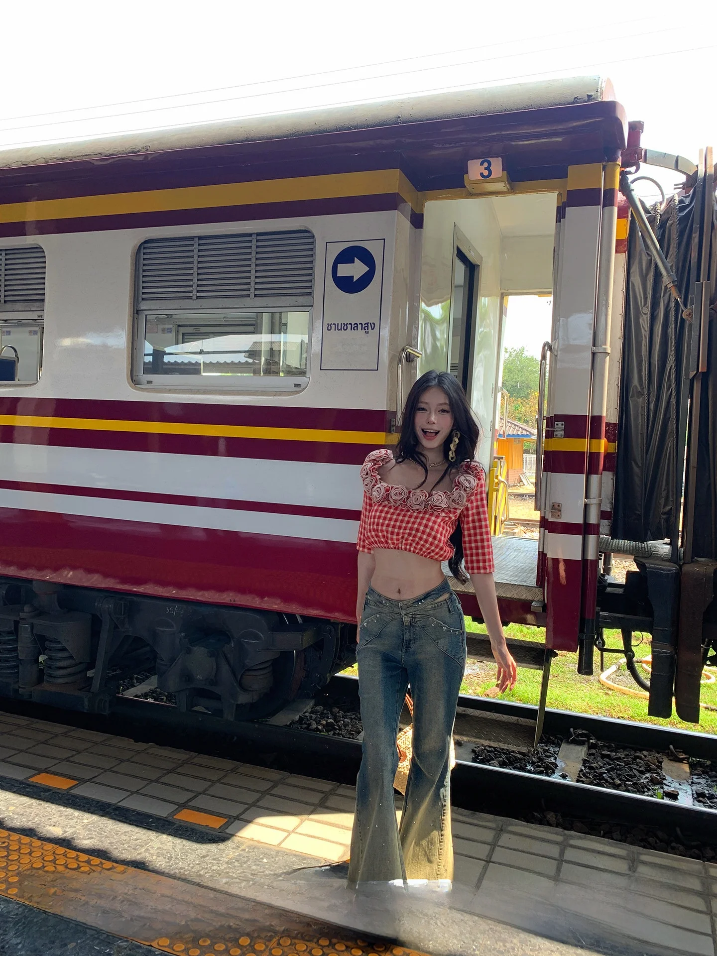 

Pinksoya Retro Rhinestone Belted Flared Jeans Women's Washed Slimming High Waist Denim Pants Casual Pure Color Breathable