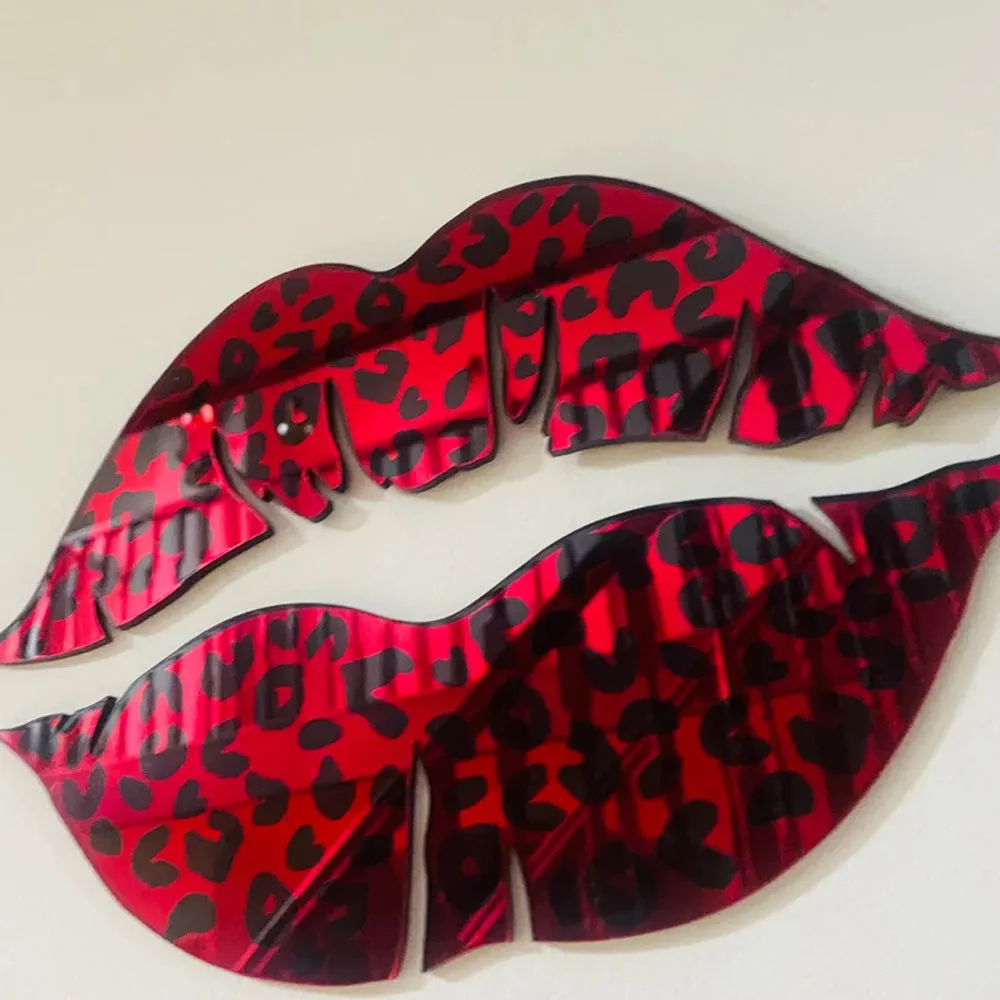 3D Leopard Mirrored Lips Wall Art Acrylic Lips Mirror Kiss Art Acrylic Lips Wall Decor Girls Dorm Room Decor Salon Decor