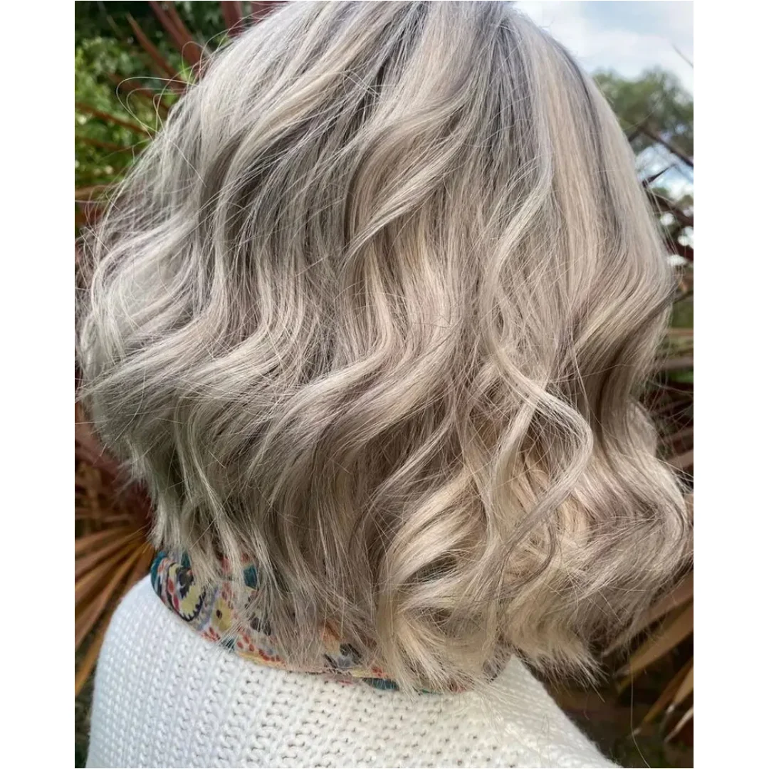 Glueless Natural Ombre Blond Body Wave Hair Wig 150 Density 13x4 Lace Front with Baby Hair Pre-Plucked 100% Human Hair view 3