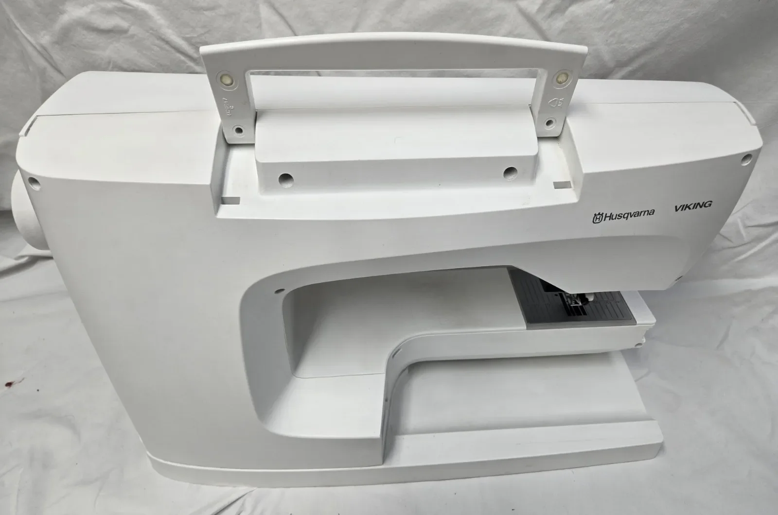 Husqvarna Viking Designer Diamond DeLuxe Sewing/Embroidery Machine