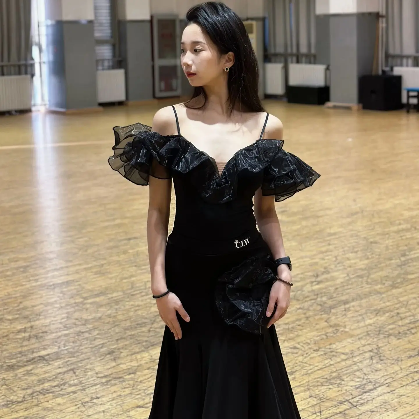 Nowy strój do tańca towarzyskiego, nowoczesny, damski, z odkrytymi ramionami, z dużym rozkloszowaniem, sukienka z rozcięciem, profesjonalny strój do tańca standardowego, DN22268