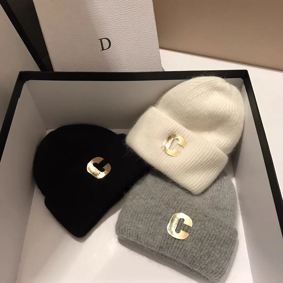 

Designer Brand Rhinestones Logo Winter Hats for Women Real Rabbit Fur Warm Knitted Hat Lady Wool Skullies Beanies Cold Caps