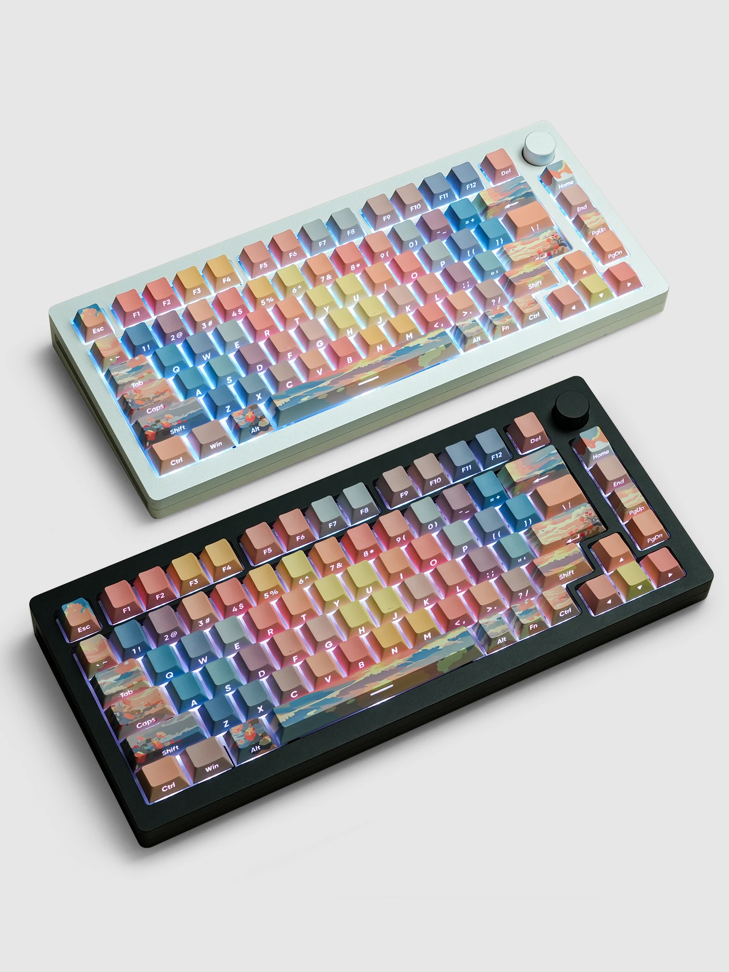 La tapa del teclado mecánico está personalizada con un lado Pbt transparente grabado con 130 teclas.