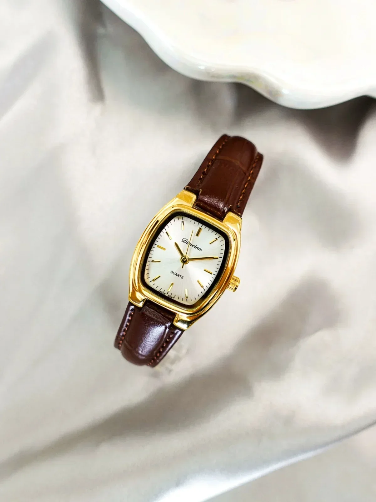 simple quartz white-collar small square watch women's light luxury retro leather temperament girls wine barrel women's watch