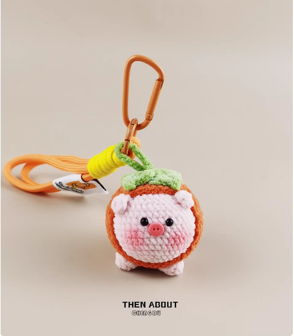 Crocheting persimmons, pigs, everything goes smoothly. Dolls, dolls, bags, pendants, ornaments, keychain gifts.