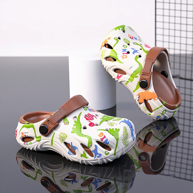 

2026 New Cartoon Boys Clogs Closed-Toe Slippers Non-Slip Soft Sole Lightweight Summer Outdoor Slippers for Big Kids