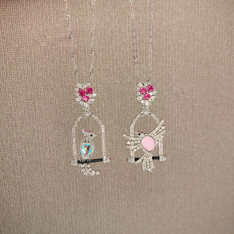 Exquisite Moonlight Crystal Parrot Necklace with High Quality and Zircon Studded Pink Crystal Bird Necklaces for Women Gift