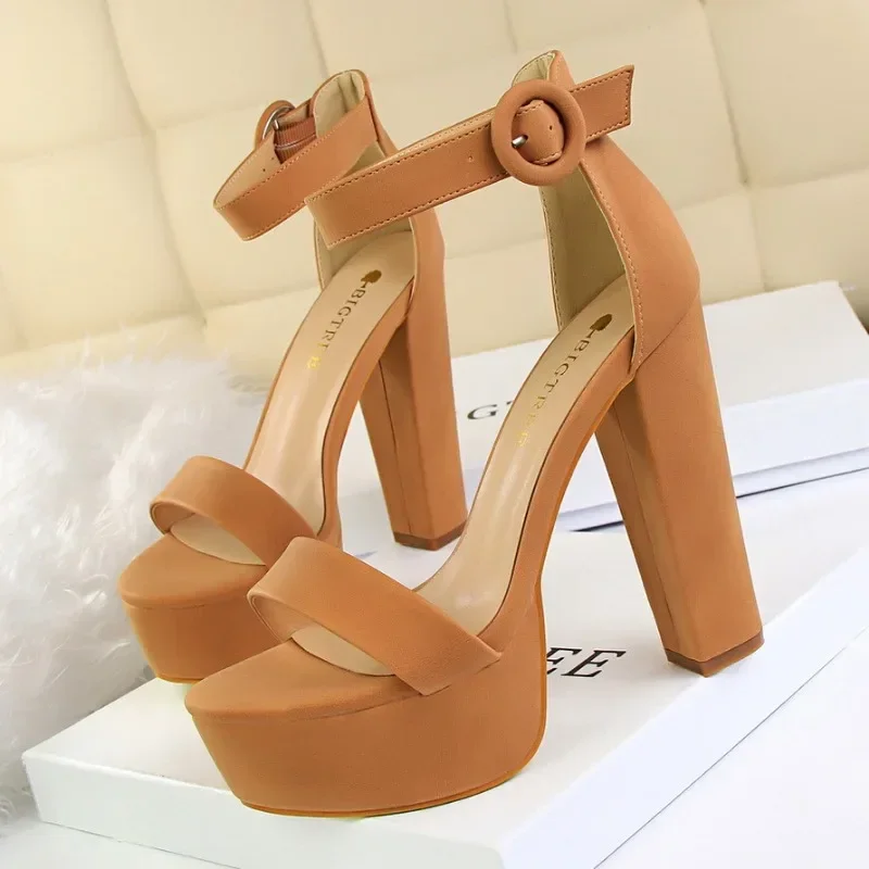 Fashion wanita sandal Pump musim panas seksi Platform tali gesper PU 13.5CM hak persegi luar ruangan gaya Korea sepatu wanita hitam