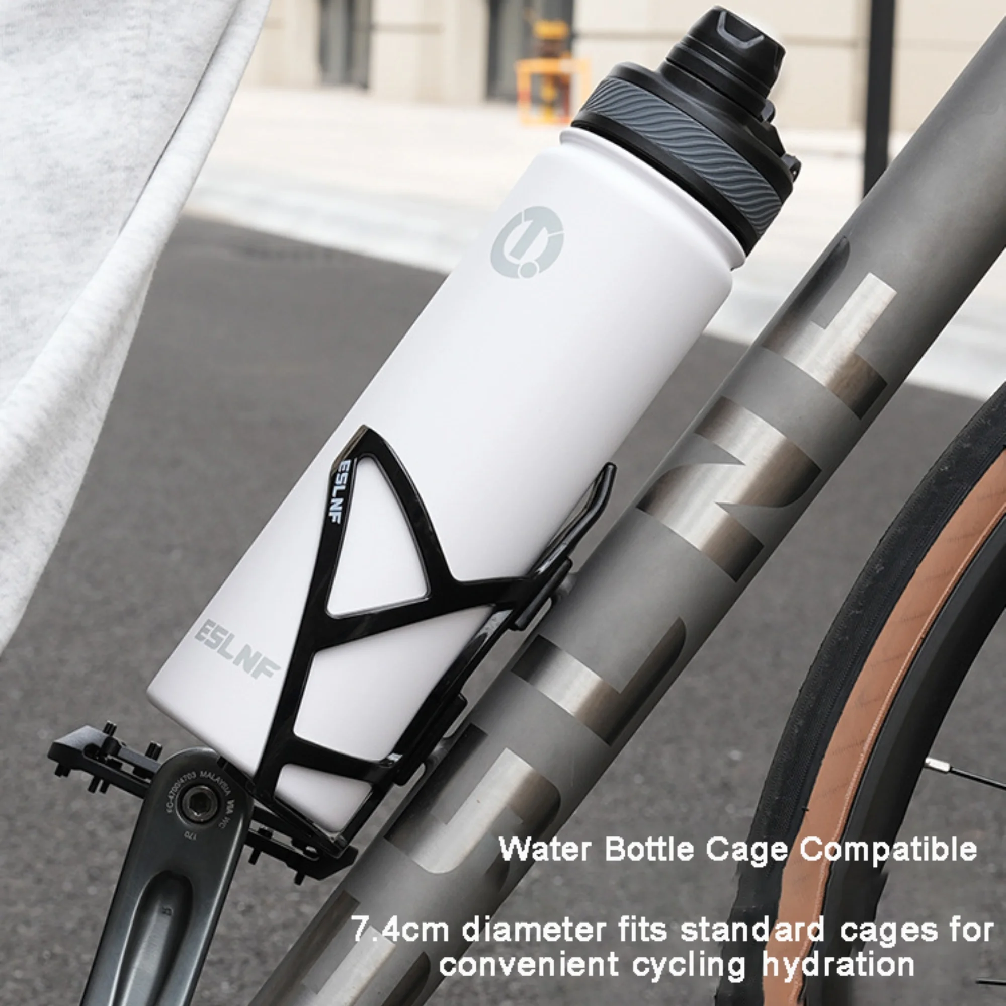 

Water Bottle Large Capacity 304 Stainless Steel Insulated Sports Kettle for Cycling Hiking Camping Outdoor Activities