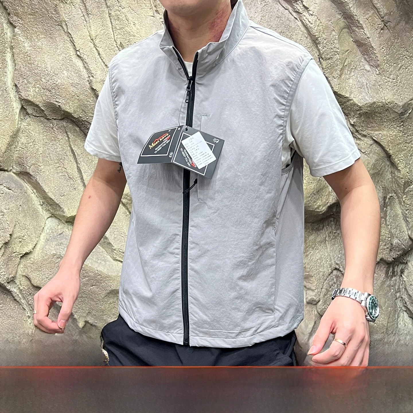 

Легкий водонепроницаемый жилет с 3D пошивкой и воротником-стойкой Svel Me Faionable, осенняя одежда, подходит для молнии...