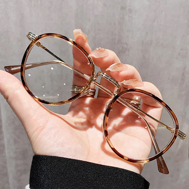 Umanco Ultralight TR90 Frame Vintage Round Glasses for Women Trendy Leopard Print Anti Blue Light Computer Glasses 0 Diopter