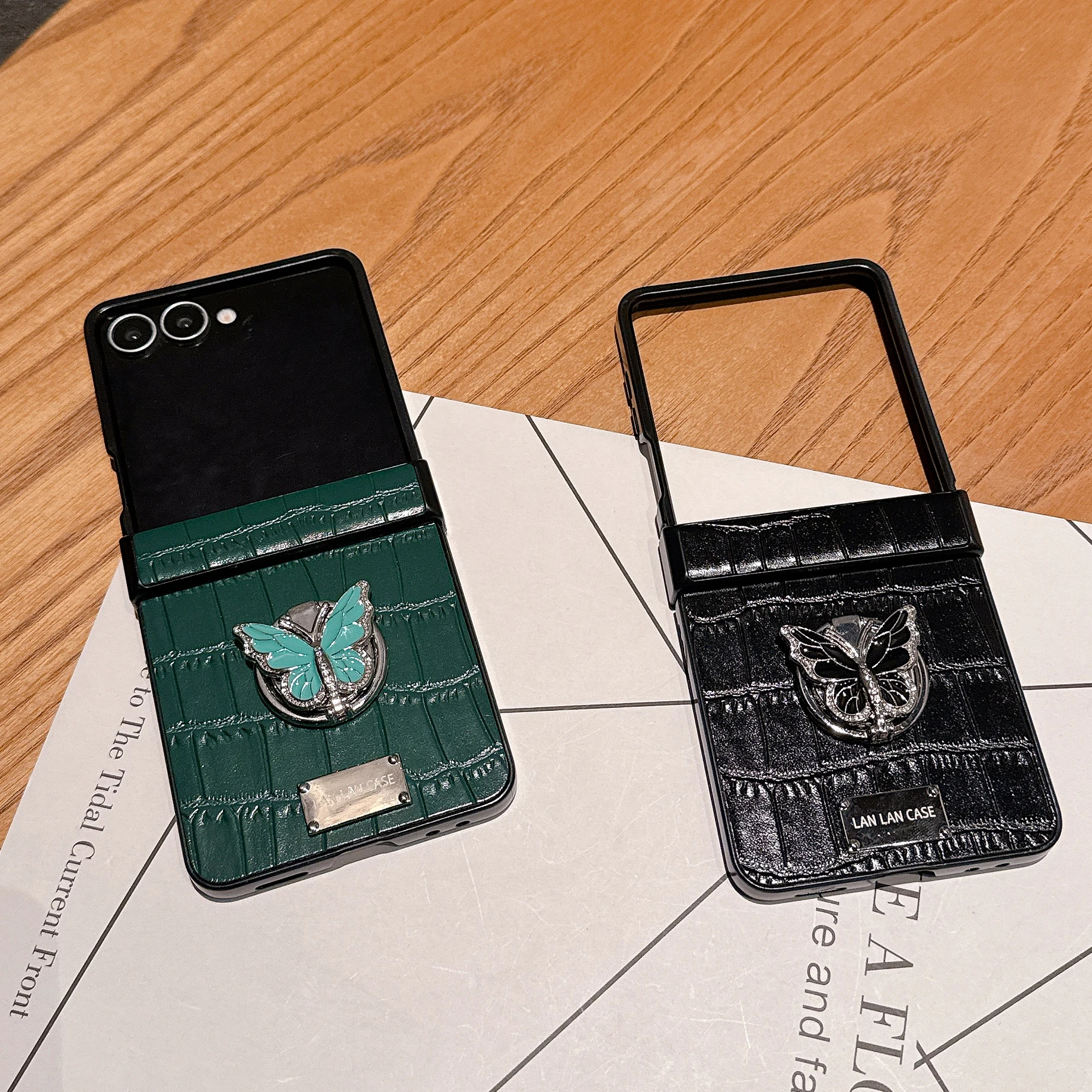 Fashion Crocodile Pattern Leather Phone Case For Samsung Galaxy Z Flip 7 6 5 ZFlip6 ZFlip7 Cover with Cute Butterfly Stand Cases