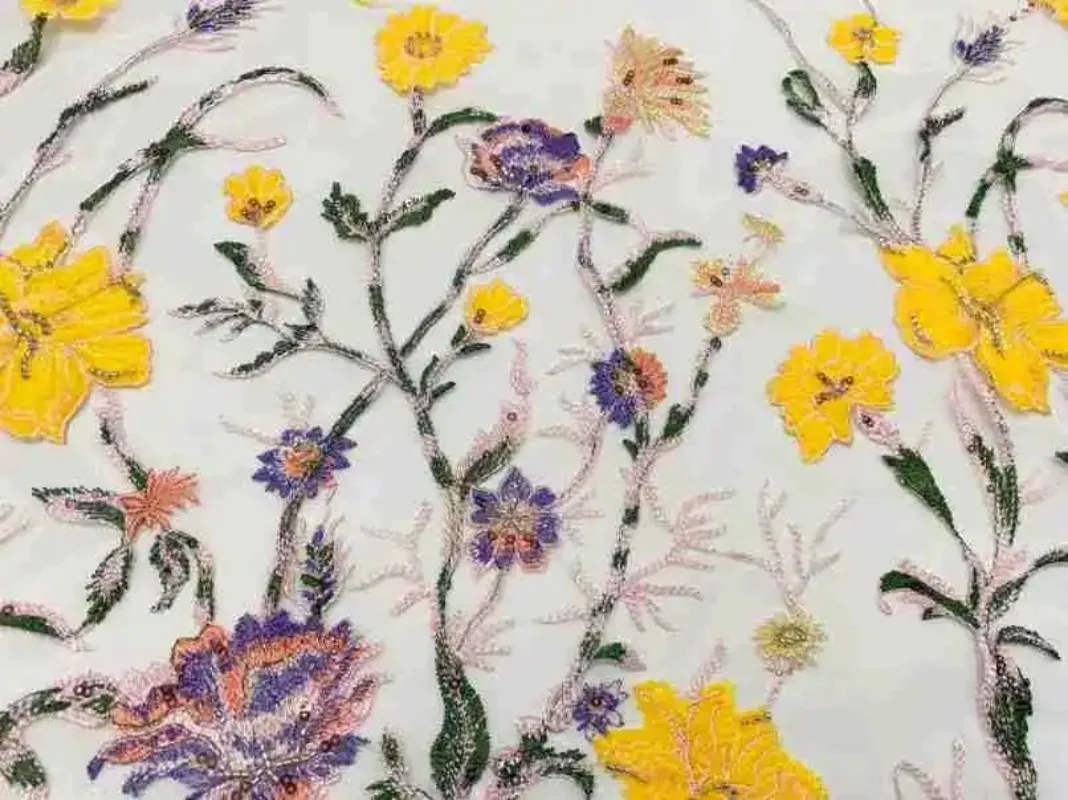 Gelber Schmetterling-Libellen-Blumen-Stickereistoff, Afrikanischer Spitzenstoff – Detail 5