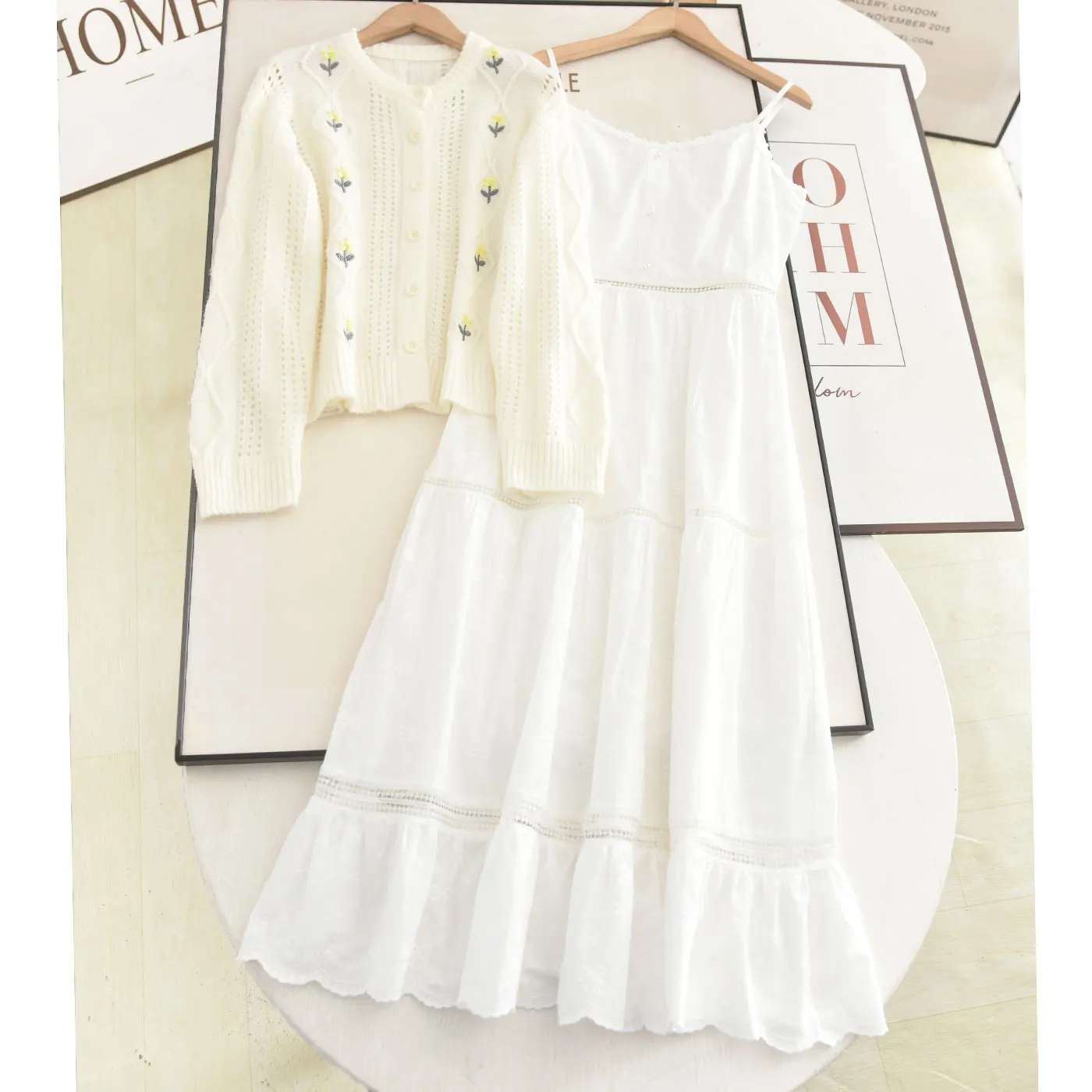 

Ele Embroidered Knitted Cardigan Sweater Set with Strap Dr Two-Piece Women's Faion Spring Collection Long Sve o...