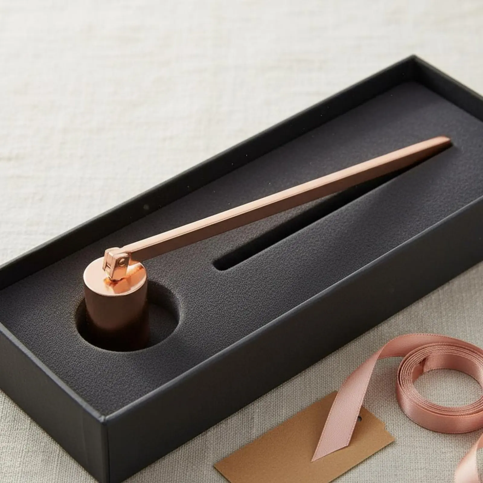 Candle Flame Smother Long Handle Candle Fire Smotherer Wick Flame Smother Prevents Beeswax Spatter Home Decoration Elegant
