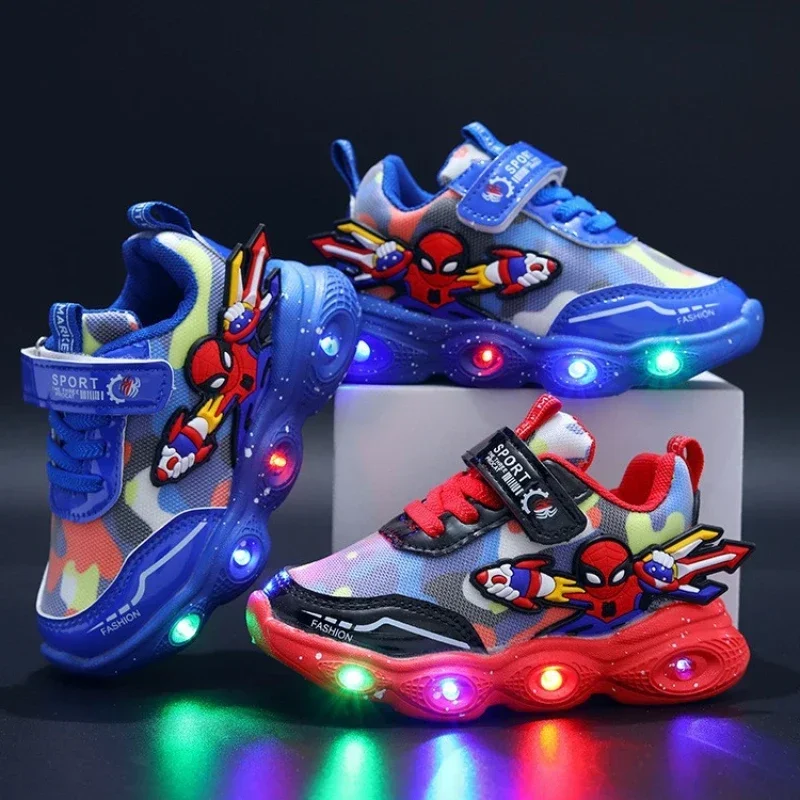 Disney Spiderman dziecięce świecące trampki Led Light moda dla chłopców dziewcząt dziecięce buty Up oddychające sportowe buty do biegania