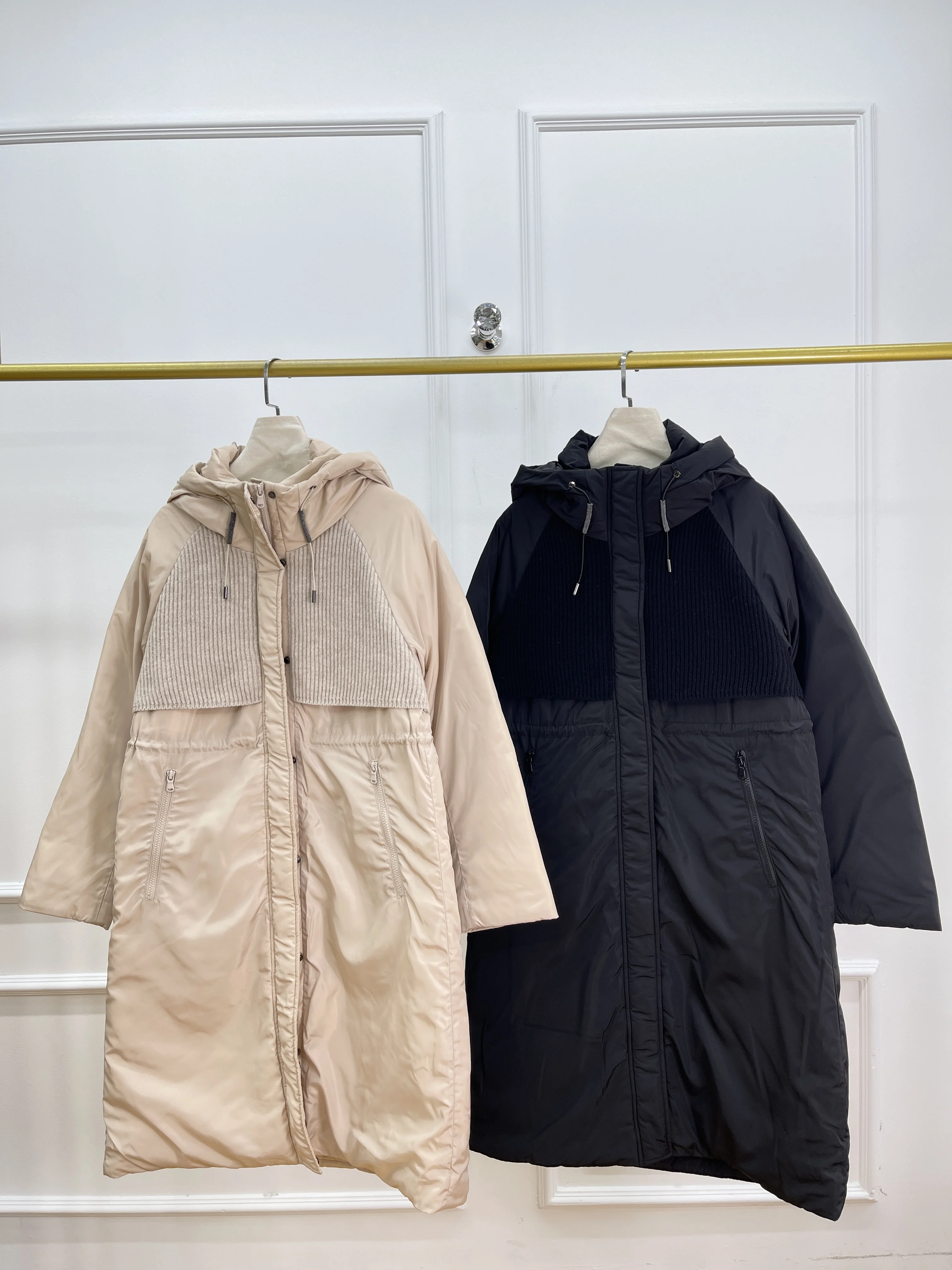 2025 Piumino di media lunghezza autunno e inverno Moda semplice Piumino d'anatra bianco con cappuccio Vita calda Giacca esterna Abbigliamento donna