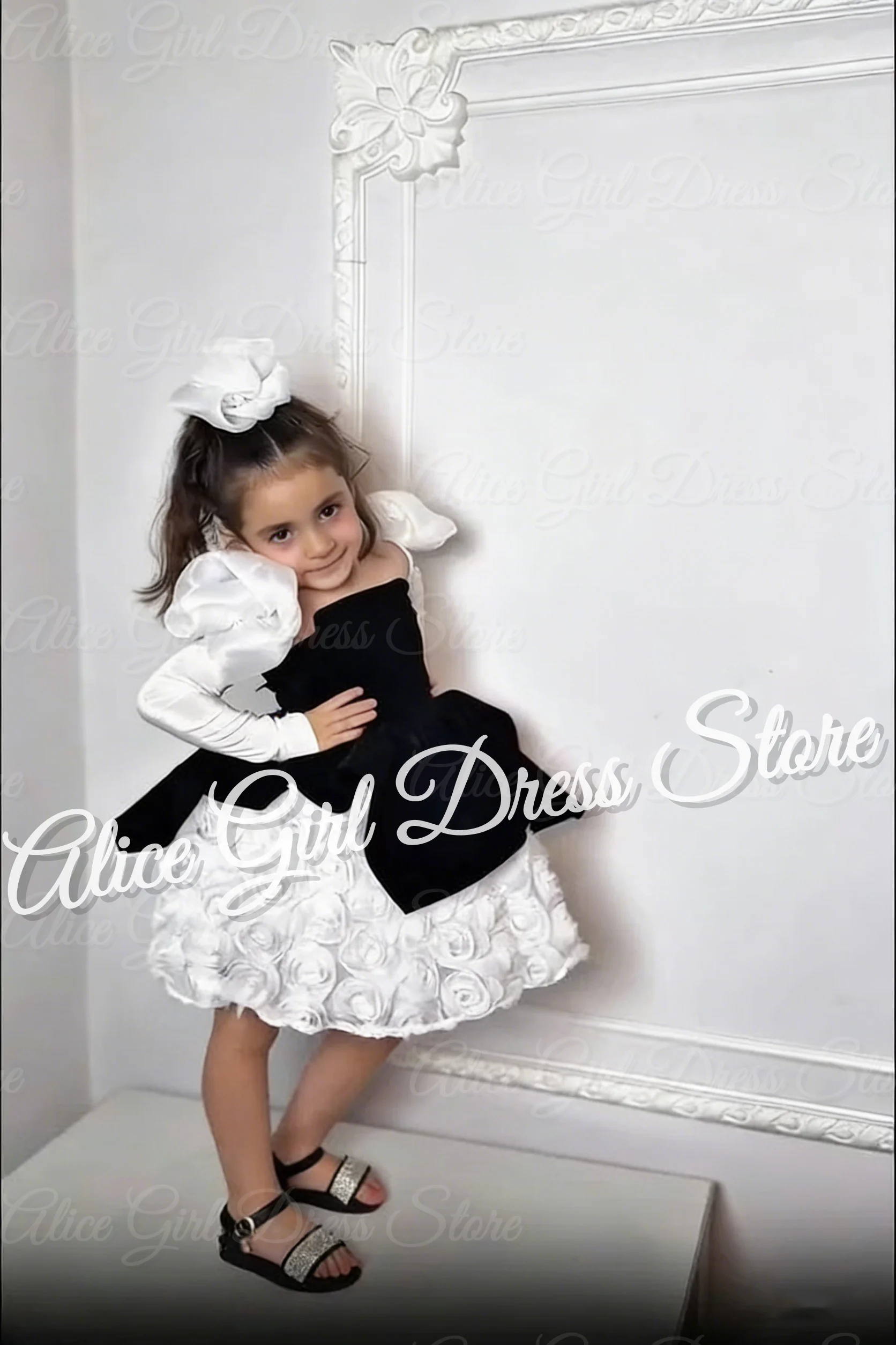 Maßgeschneiderte schöne Blumenmädchenkleider für die Hochzeit mit Blumenmuster, knielang, für Mädchen, Kindergeburtstag, Erstkommunion