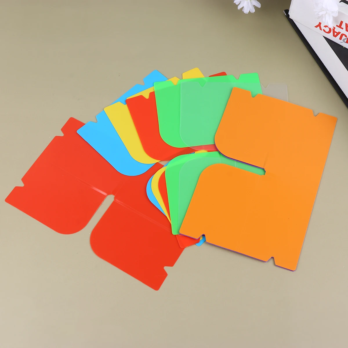 

14 Pcs Mask Storage Clip Reusable Foldable Holder Easy Daily Use for Home Travel Lightweight Practical Bracket Storage