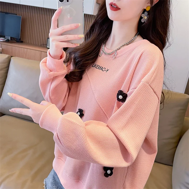 Solid color Waffle sweater women's early autumn 2024 new loose retro Joker round neck applique pullover long sleeve top