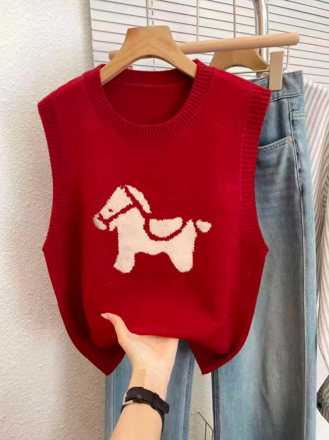 

Вязаный жилет с мультяшным принтом для женщин, осенне-зимний, модный, для многослойных образов, теплый, свободного кроя, с круглым вырезом