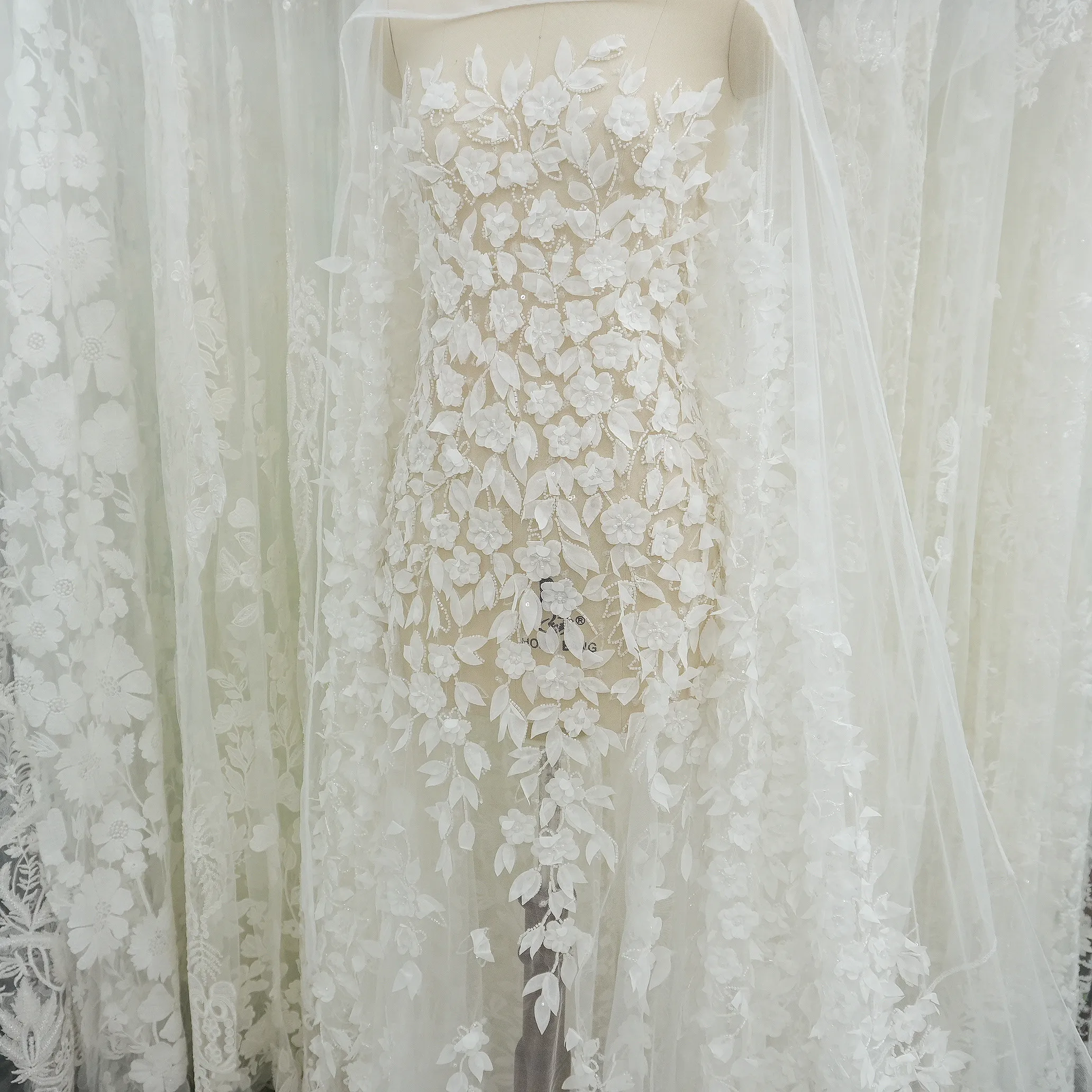 Tecido de tule frisado com apliques florais 3d resistentes 2025 novo material de renda de noiva para vestidos de casamento fantasias de performance diy