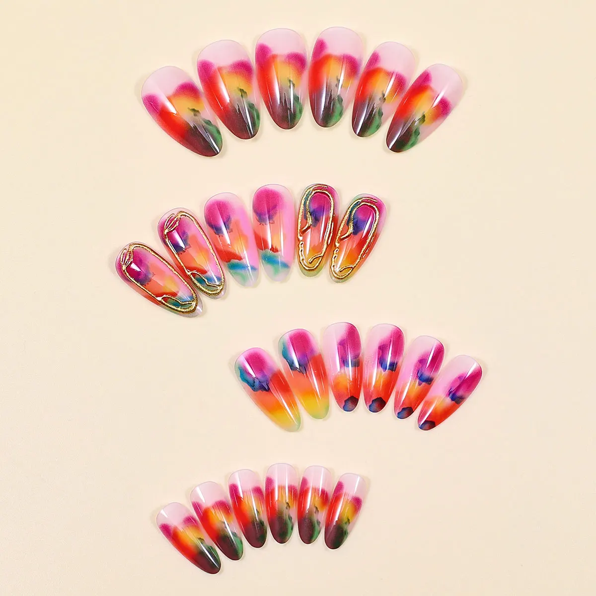 Goud Druk op Nagels Ombre Fake Tips 3D Waterrimpel Lijm op Nagel Korte Amandel Valse Nagel met Strass Ontwerp Glanzende Tips