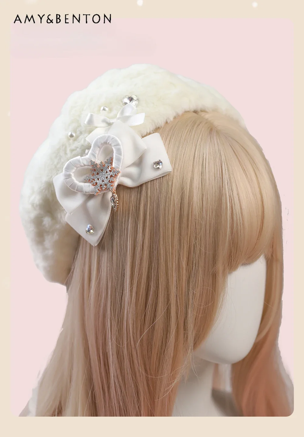 Temperament Princess Cute Pearl Plush Beret Original Handmade Snowflake Love Bow Sweet Berets Caps for Women 2024 New Winter Hat