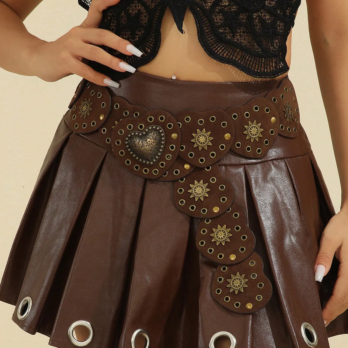 

1pc Women's Heart Patchwork Rivet Decor Western Retro Waist Belt Accessory, American Vintage Style In Stock