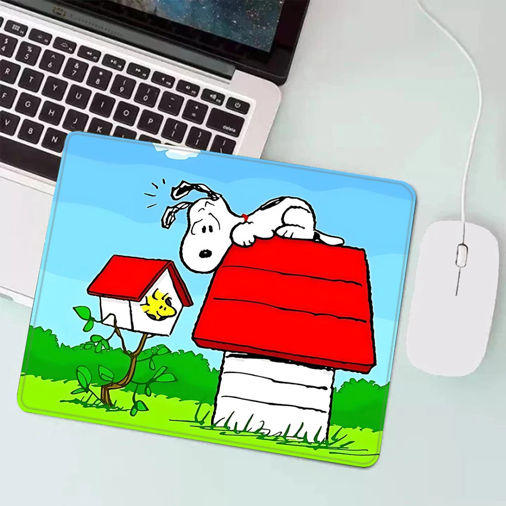 Cute Anime Snoopys Gaming Mouse Pad XS Small Mousepad For PC Gamer Desktop Decoration Office Mouse Mat Deskmat Rug