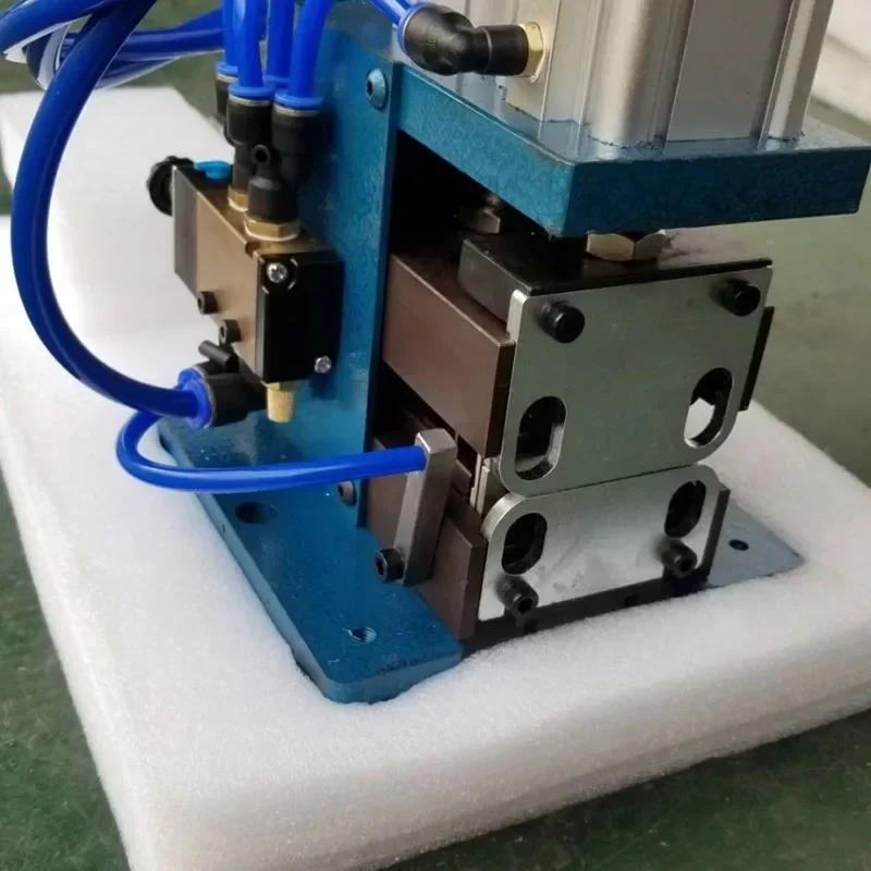 

Pneumatic Vertical Stripping Machine 3F Sheathed Wire Multi-Strand Wire Stripping Tool for Industrial Use