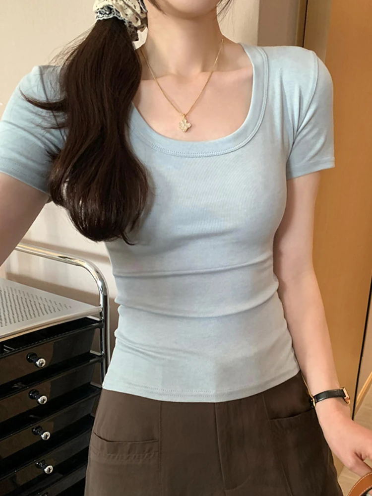 Abbigliamento donna T-shirt slim a maniche corte Top slim fit T-shirt tubino lavorata a maglia con scollo a U femminile Street Wear Sex Sporty 2025 Y2K